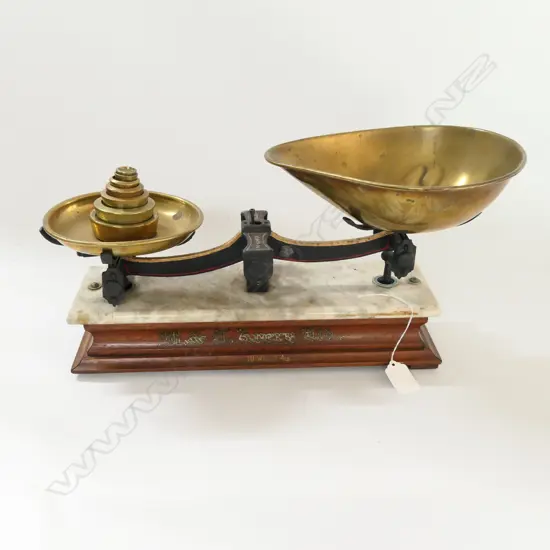 W & T AVERY COUNTER TOP BALANCE w MARBLE TOP ON WOOD BASE, TO WEIGH 4lbs. L.350mm